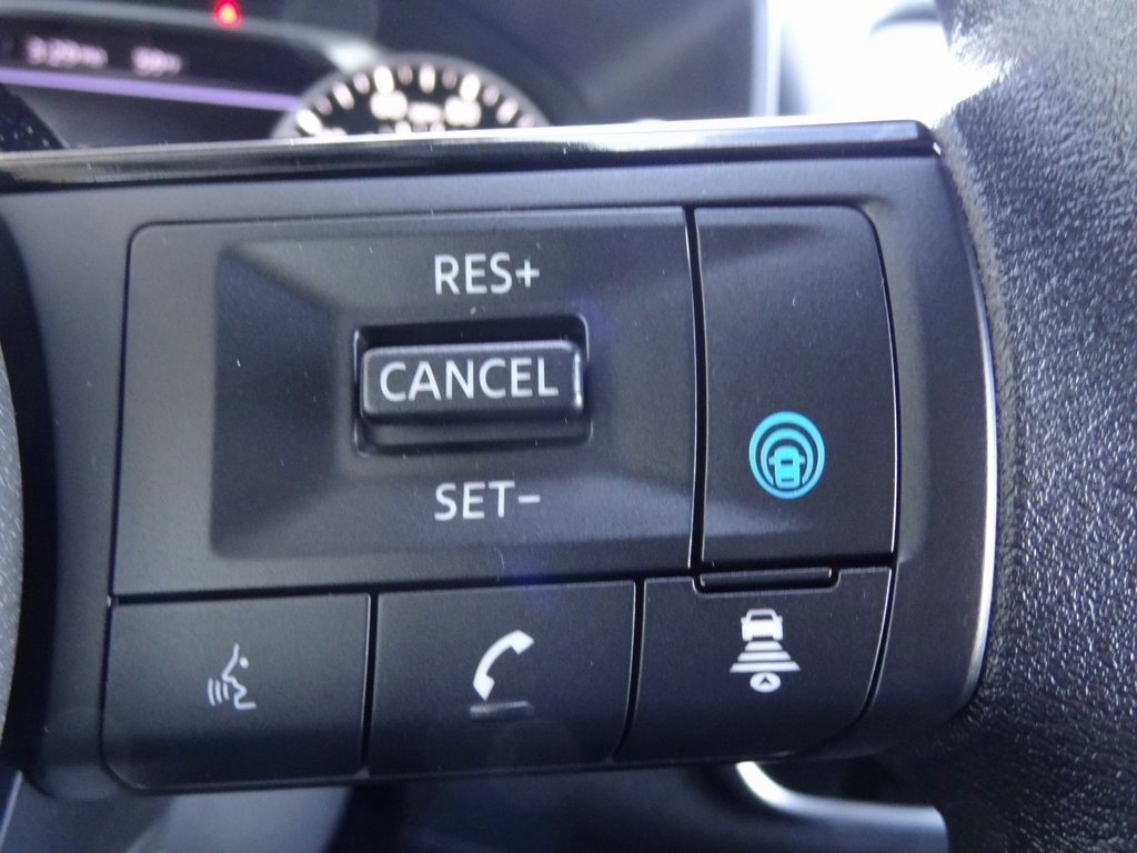 Used 2023 Nissan Rogue SV image 27