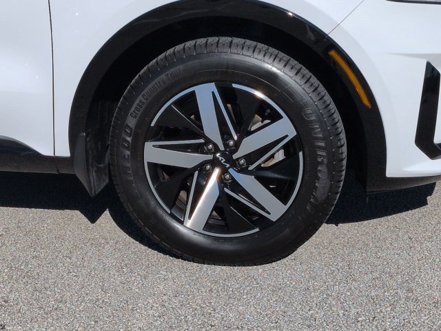 Used 2023 Kia Sorento S w/ Panoramic Sunroof Package FWD image 11