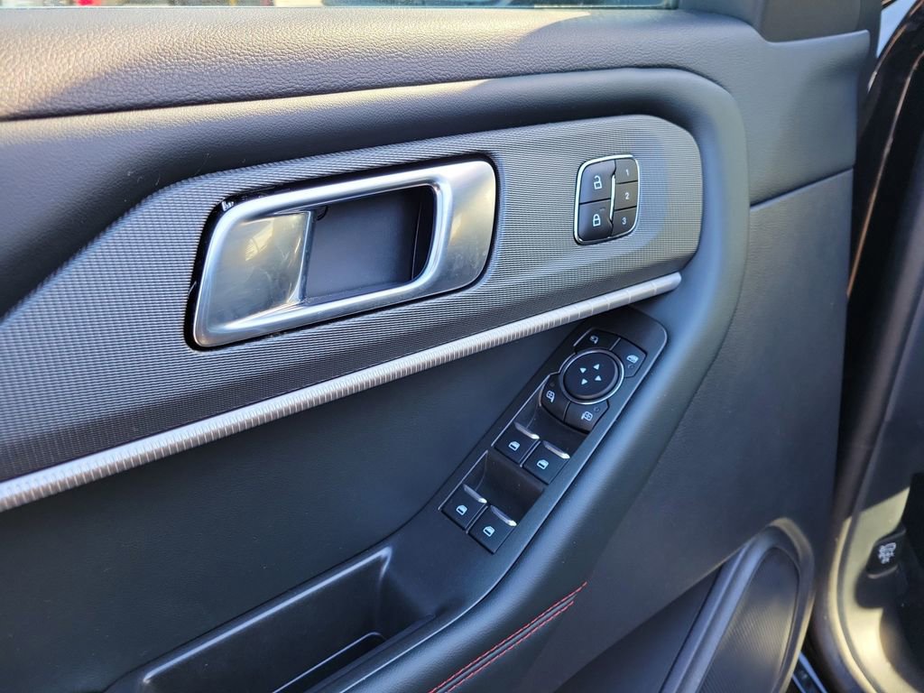 Certified 2025 Ford Explorer ST-Line w/ Premium Package image 19