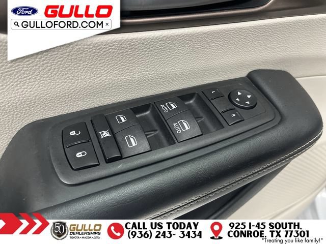 Used 2023 Chrysler Voyager LX FWD image 21