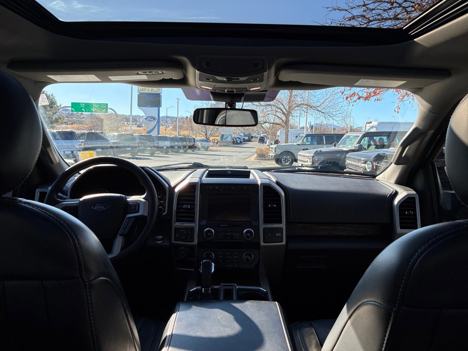 Certified 2019 Ford F150 Lariat w/ Equipment Group 502A Luxury image 20