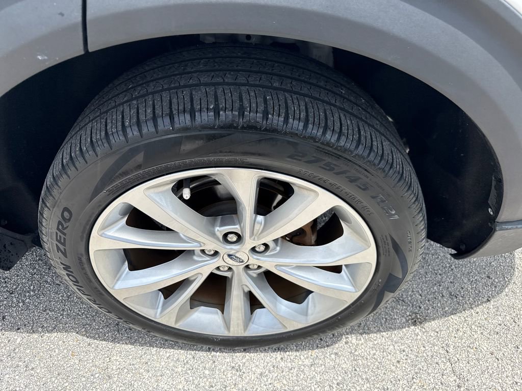 Certified 2022 Ford Explorer Platinum w/ Equipment Group 601A AWD/4WD image 13