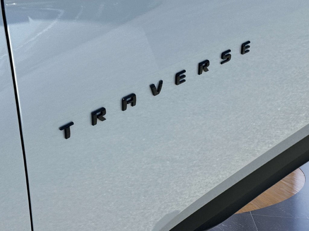 Used 2023 Chevrolet Traverse RS AWD/4WD image 9