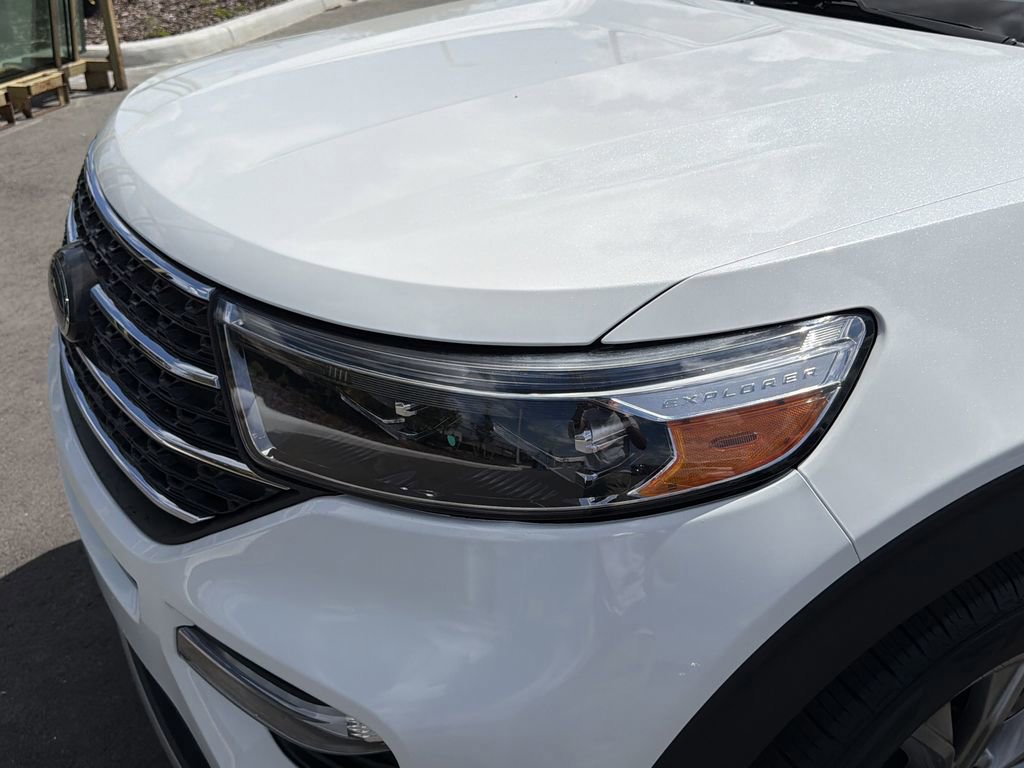 Certified 2022 Ford Explorer XLT w/ Equipment Group 202A image 8