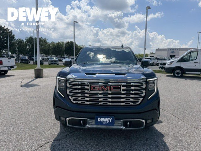 Used 2022 GMC Sierra 1500 Denali w/ Technology Package AWD/4WD image 2