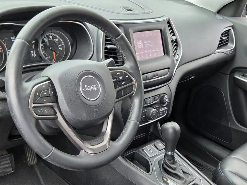Used 2019 Jeep Cherokee Latitude Plus FWD image 8