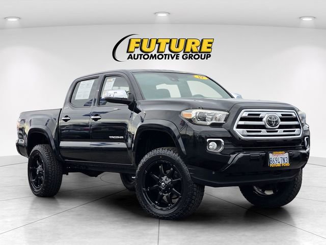 Used 2019 Toyota Tacoma Limited image 1