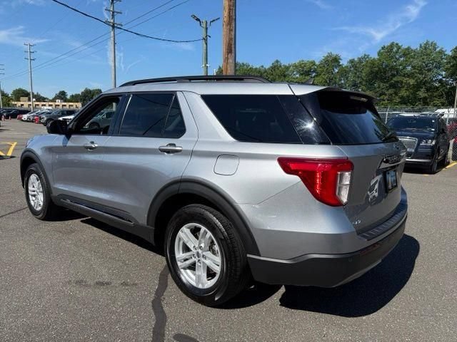 Certified 2023 Ford Explorer XLT w/ Equipment Group 202A AWD/4WD image 7