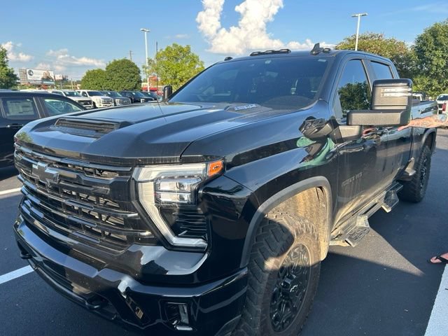 Used 2024 Chevrolet Silverado 2500 LT w/ Midnight Edition AWD/4WD image 1