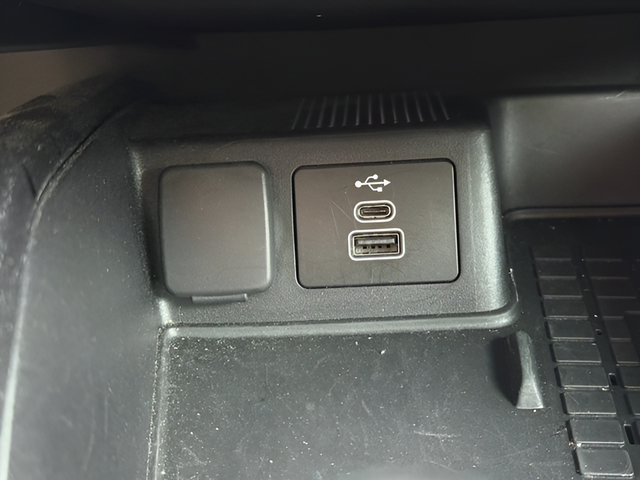 Certified 2025 Ford Bronco Sport Outer Banks w/ Outer Banks Tech Package+ AWD/4WD image 15