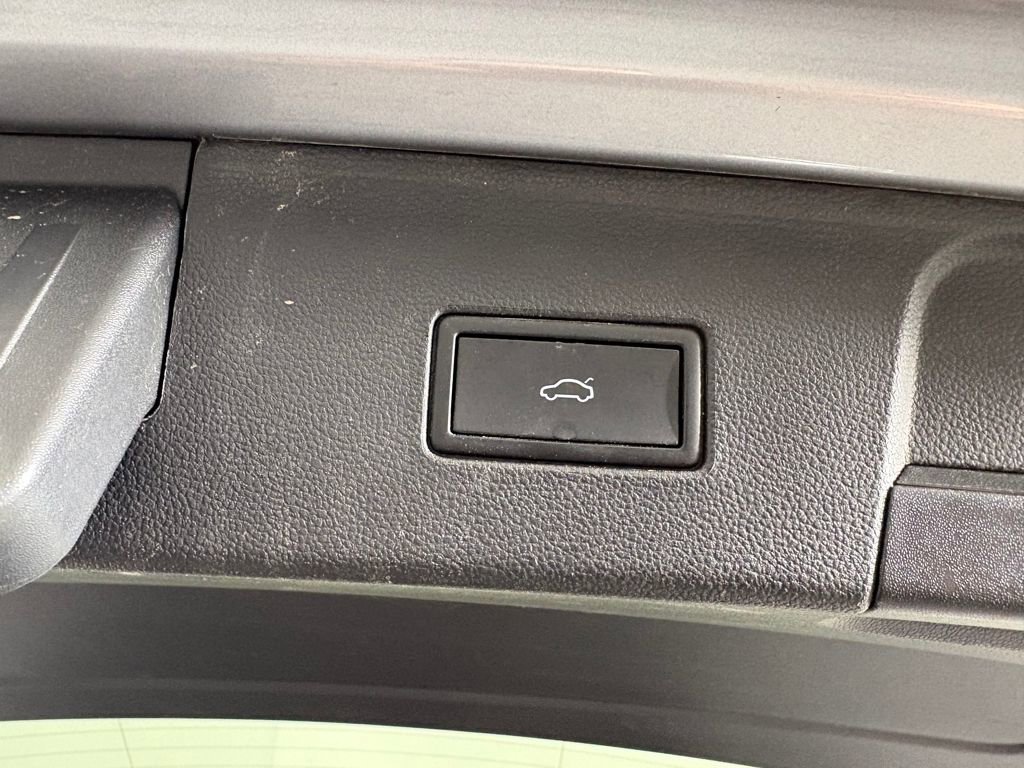 Used 2023 Volkswagen Atlas SE image 35