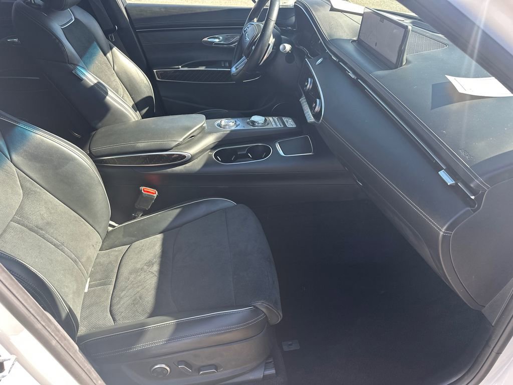 Used 2022 Genesis GV70 3.5T Sport w/ Sport Prestige Package AWD/4WD image 12
