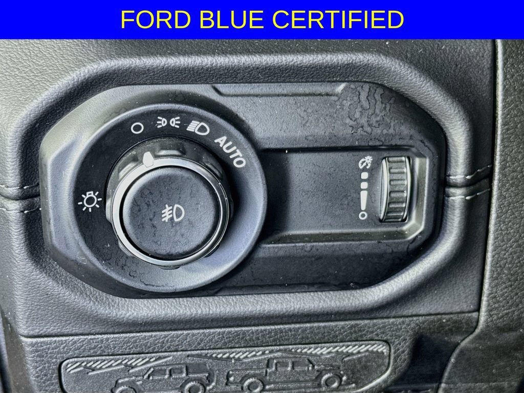 Used 2025 Jeep Wrangler Unlimited Rubicon AWD/4WD image 13