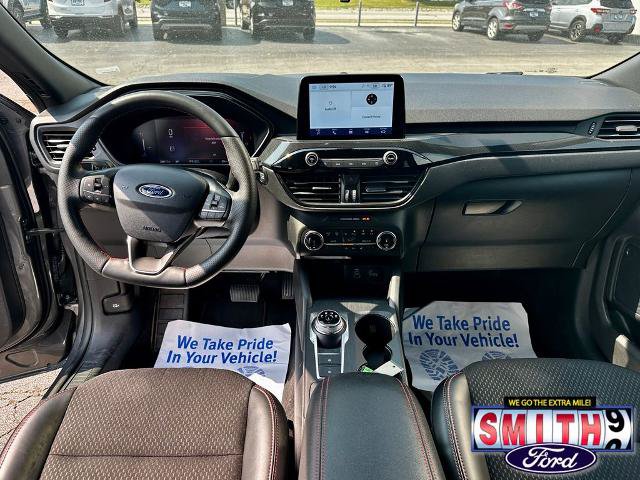 Certified 2025 Ford Escape ST-Line Select AWD/4WD image 31