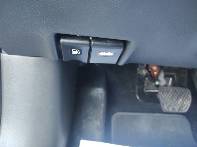 Used 2017 Nissan Sentra SV image 16