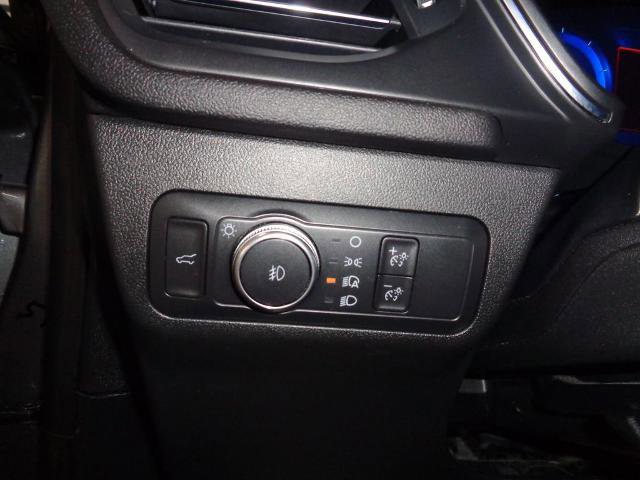 Certified 2022 Ford Escape Titanium w/ Class II Trailer Tow Package image 14