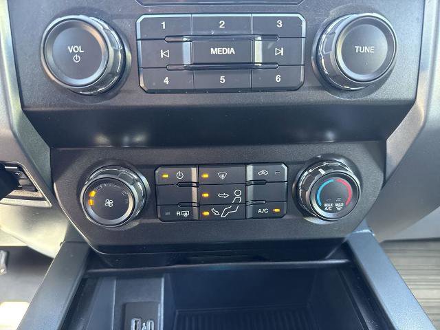 Certified 2022 Ford F250 XLT w/ Black Appearance Package AWD/4WD image 19