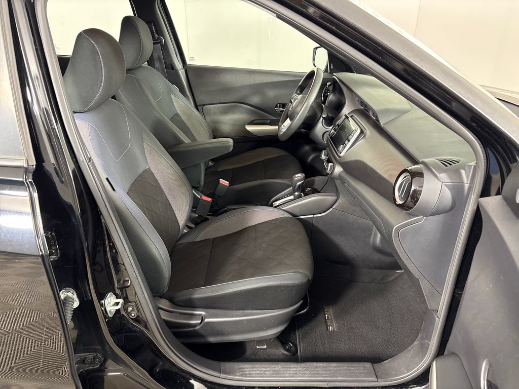 Used 2019 Nissan Kicks SV FWD image 6
