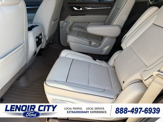 Used 2021 GMC Yukon Denali w/ Denali Premium Package AWD/4WD image 11