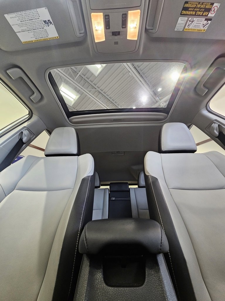 Used 2017 Toyota RAV4 Limited image 22