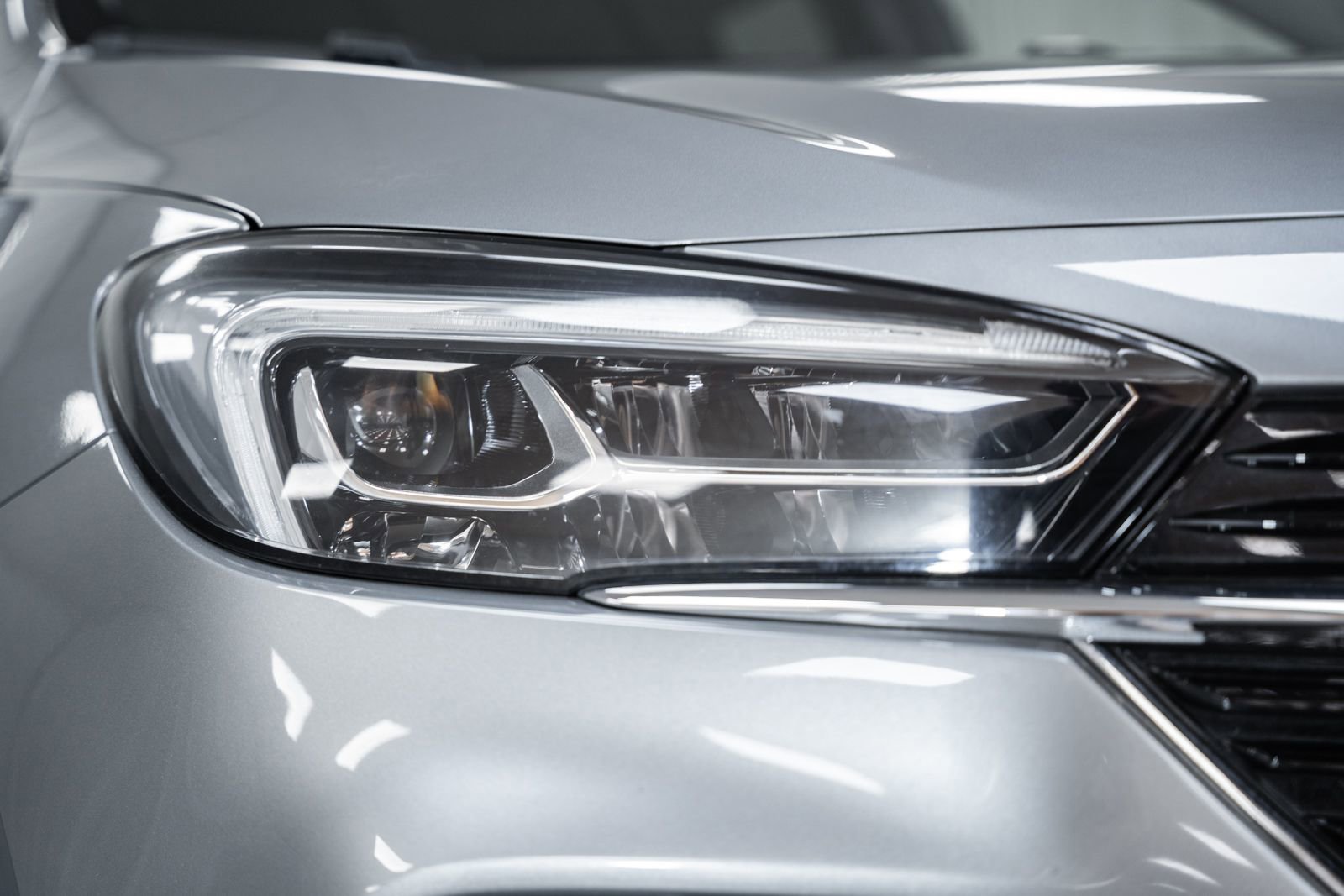 Used 2023 Buick Encore GX Essence w/ Experience Buick Package image 9