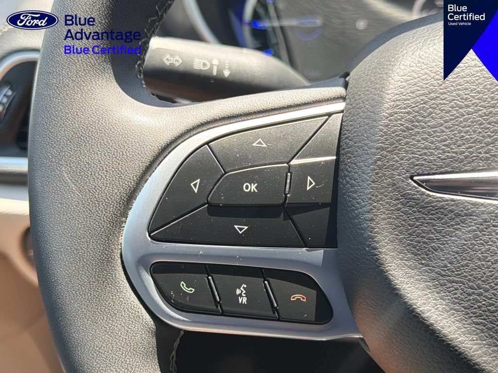 Used 2024 Chrysler Pacifica Limited FWD image 23