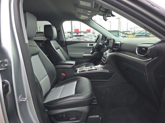 Certified 2023 Ford Explorer XLT w/ Equipment Group 202A image 19