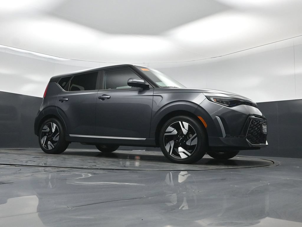 Used 2023 Kia Soul GT-Line w/ GT-Line Technology Package FWD image 3