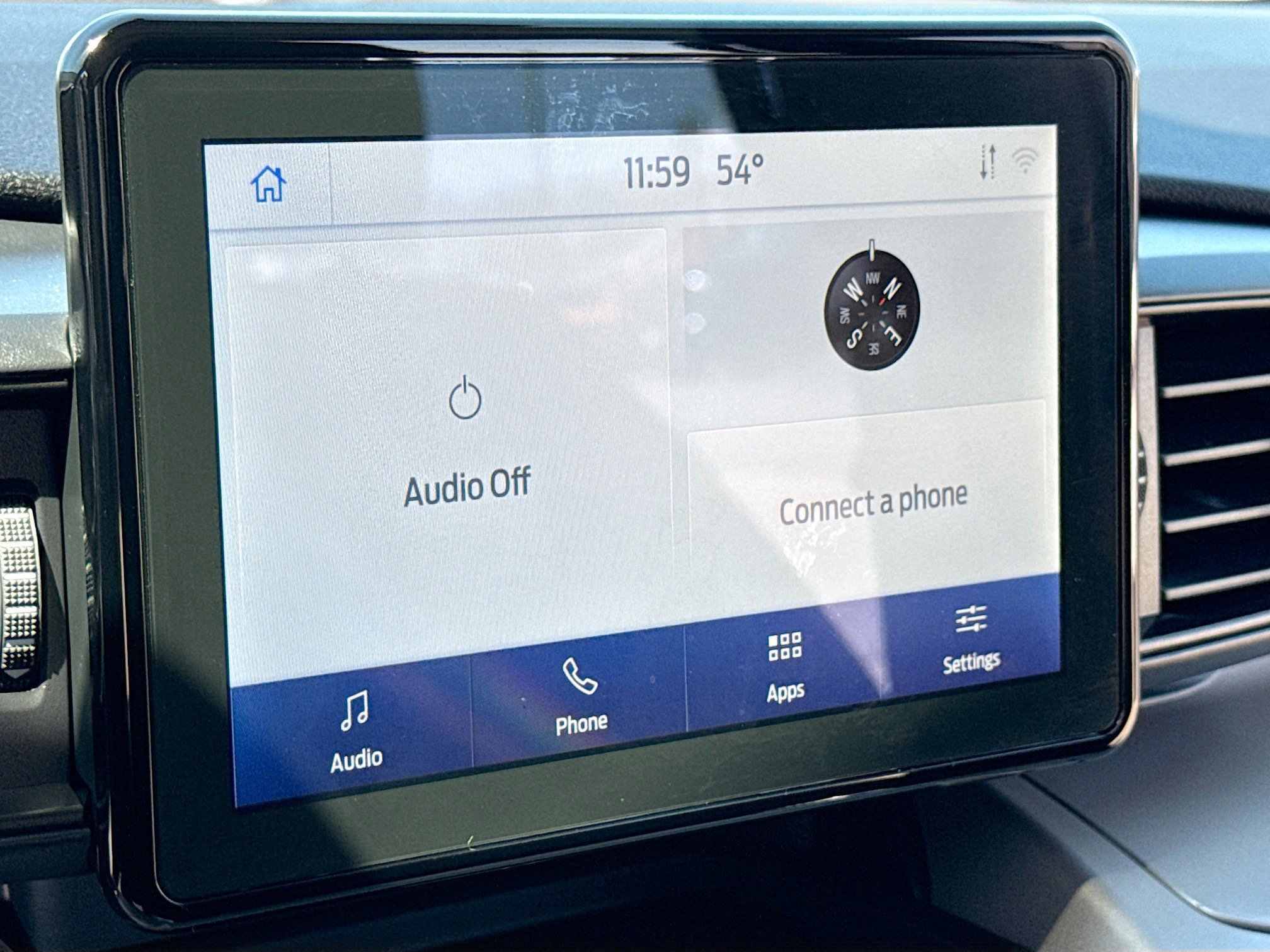 Certified 2024 Ford Explorer XLT w/ Class IV Trailer Tow Package image 13