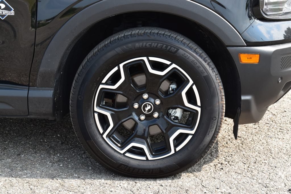 Certified 2025 Ford Bronco Sport Outer Banks w/ Outer Banks Tech Package+ AWD/4WD image 4