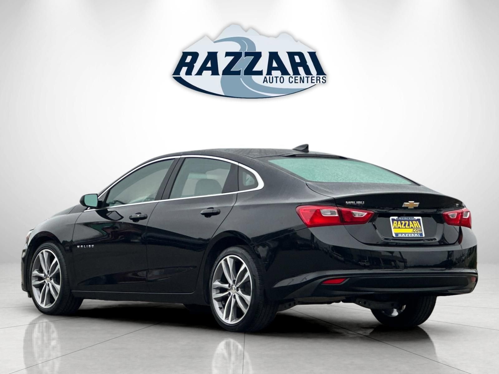 Used 2023 Chevrolet Malibu LT image 3