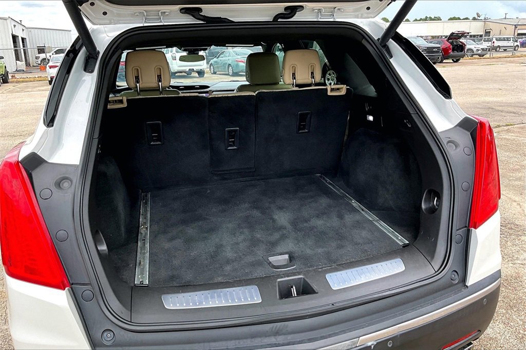 Used 2017 Cadillac XT5 Luxury w/ Driver Awareness Package image 37