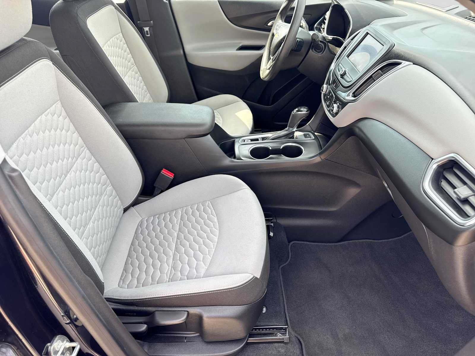 Used 2020 Chevrolet Equinox LS AWD/4WD image 20