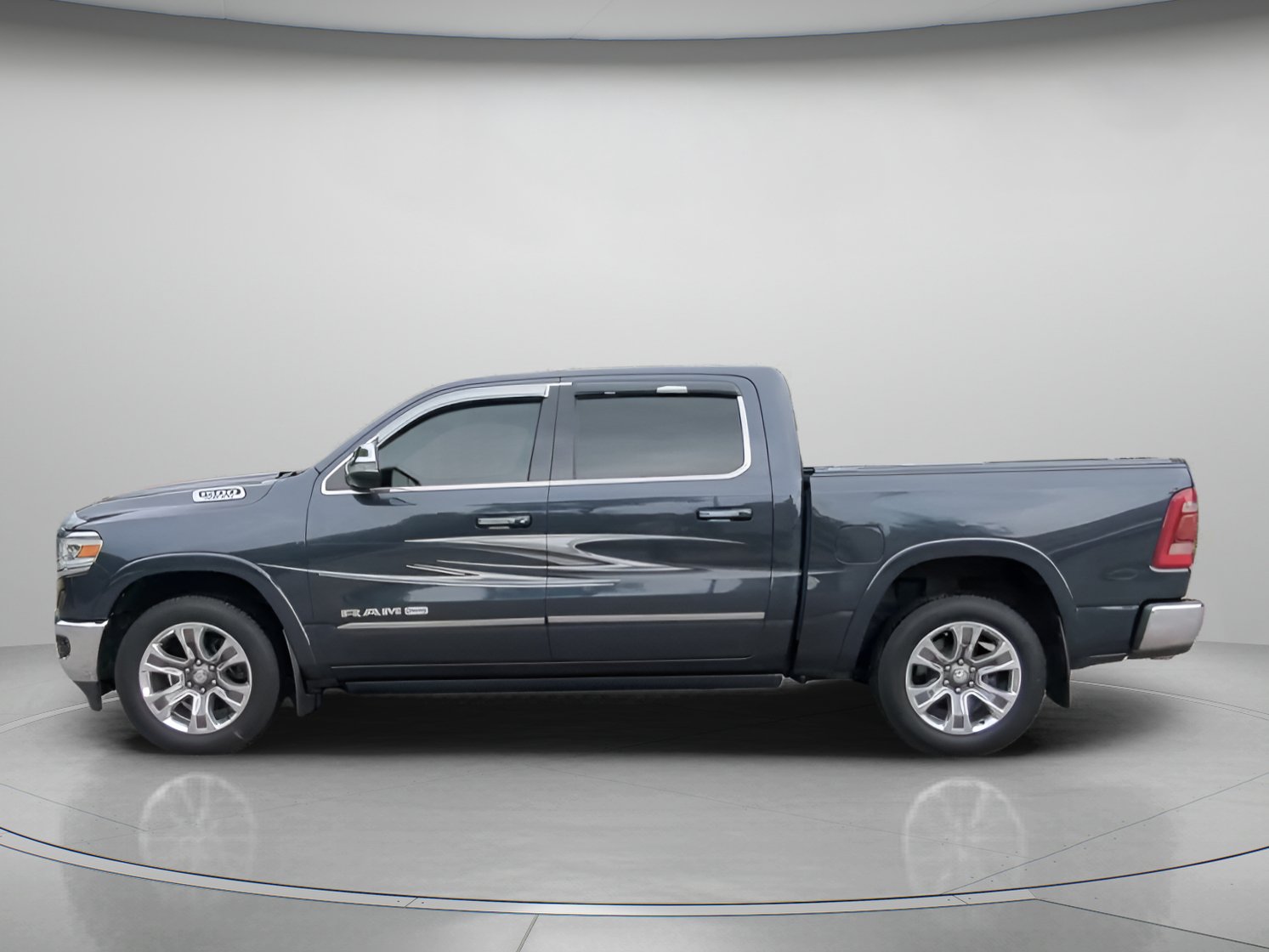 Used 2019 RAM 1500 Limited RWD image 14