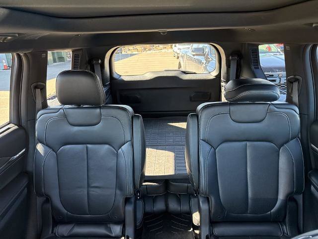 Used 2021 Jeep Grand Cherokee L Overland w/ Luxury Tech Group IV AWD/4WD image 13