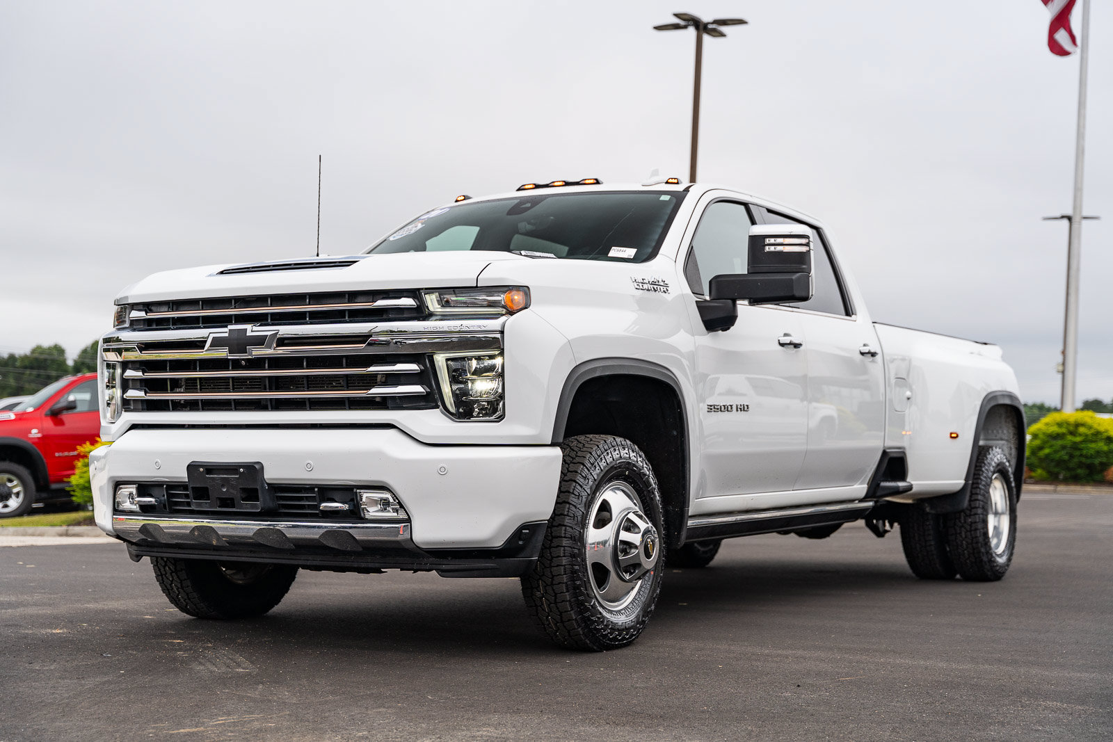 Used 2021 Chevrolet Silverado 3500 High Country AWD/4WD image 3