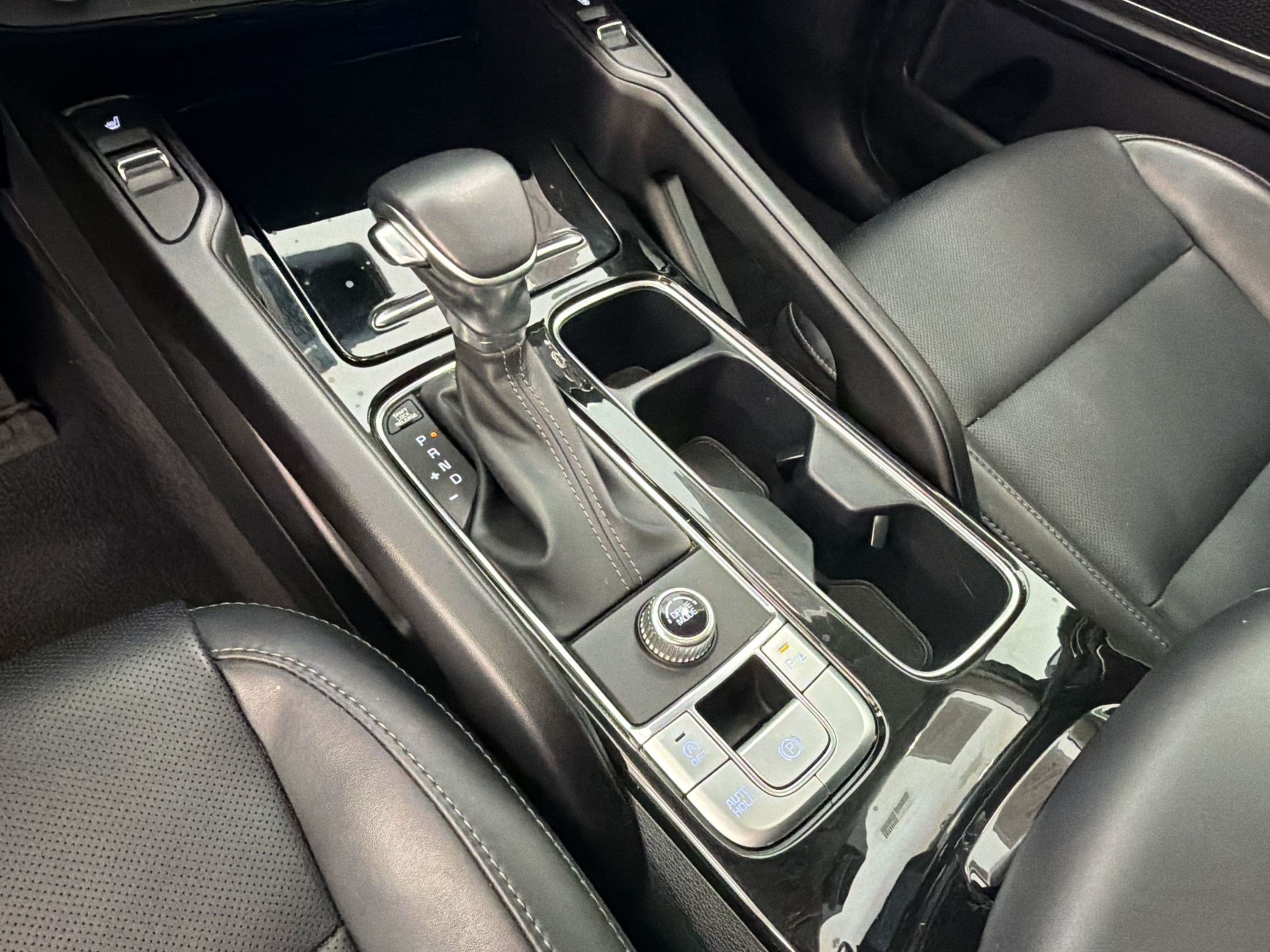 Used 2025 Kia Telluride S FWD image 17