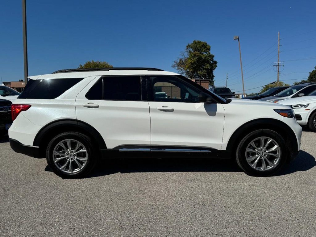 Certified 2023 Ford Explorer XLT w/ Equipment Group 202A AWD/4WD image 2