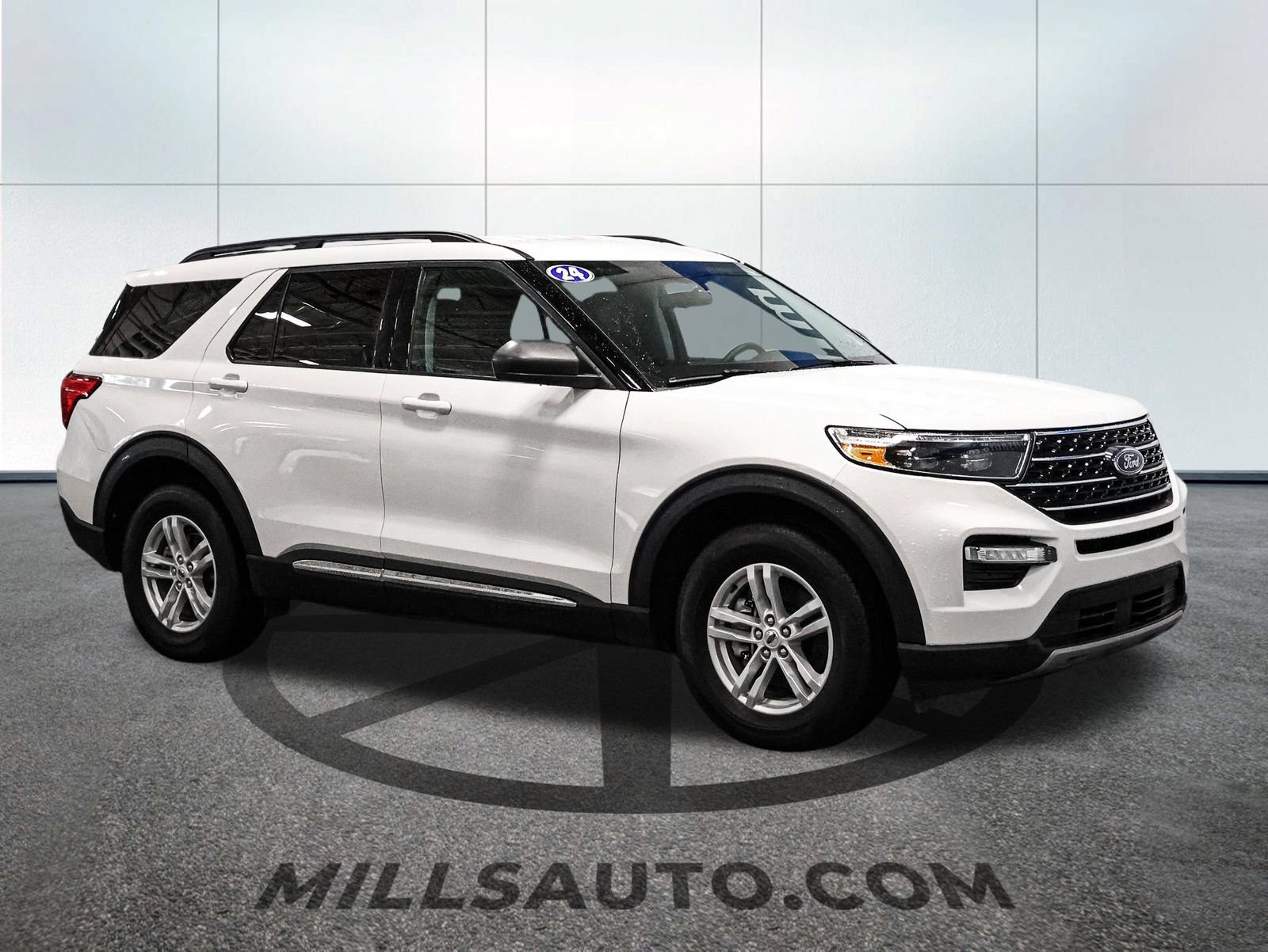 Certified 2024 Ford Explorer XLT w/ Equipment Group 202A AWD/4WD image 10