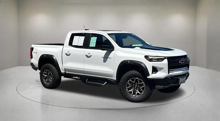 Used 2025 Chevrolet Colorado ZR2 w/ Technology Package AWD/4WD video 1