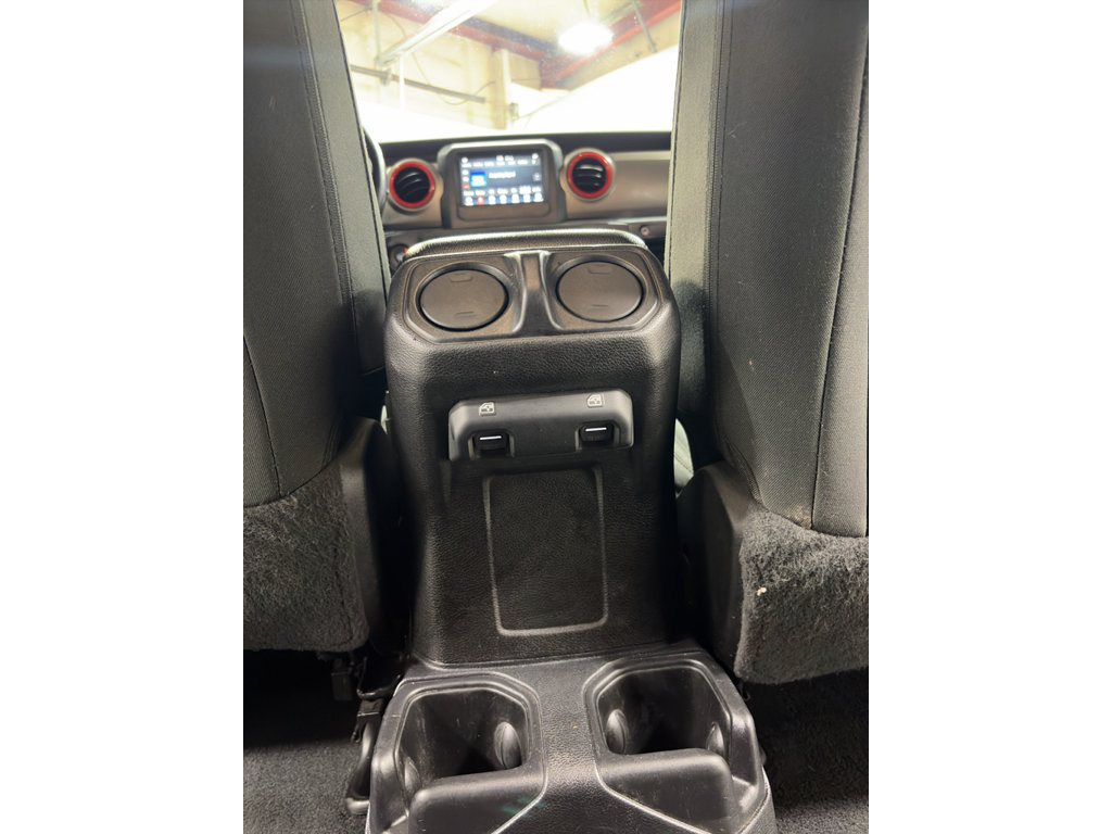 Used 2020 Jeep Wrangler Unlimited Sport S AWD/4WD image 24