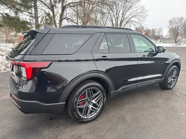 Certified 2025 Ford Explorer ST-Line w/ Premium Package image 5