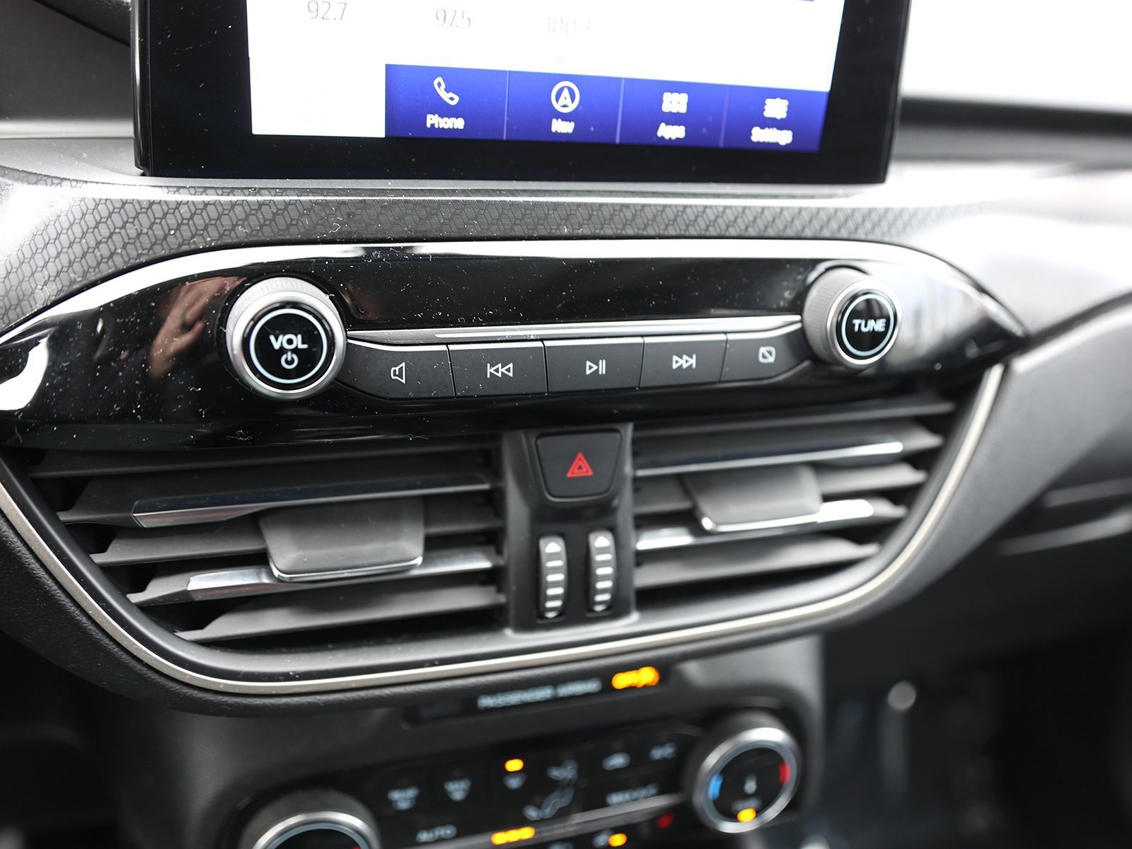 Certified 2022 Ford Escape SEL w/ SEL Stealth AWD Package image 27