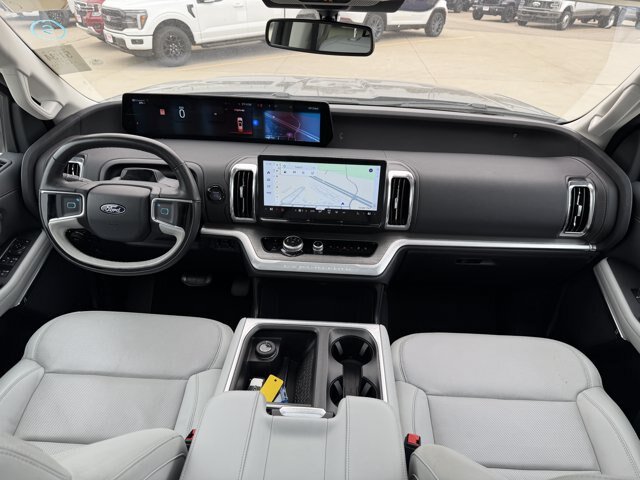 Certified 2025 Ford Expedition Platinum w/ Driver's Package AWD/4WD image 2
