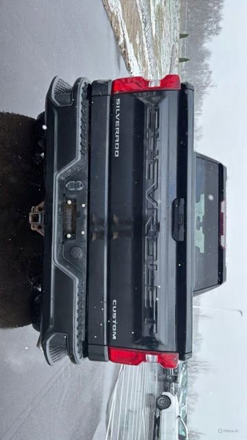 Used 2019 Chevrolet Silverado 1500 Custom Trail Boss w/ Custom Convenience Package image 2