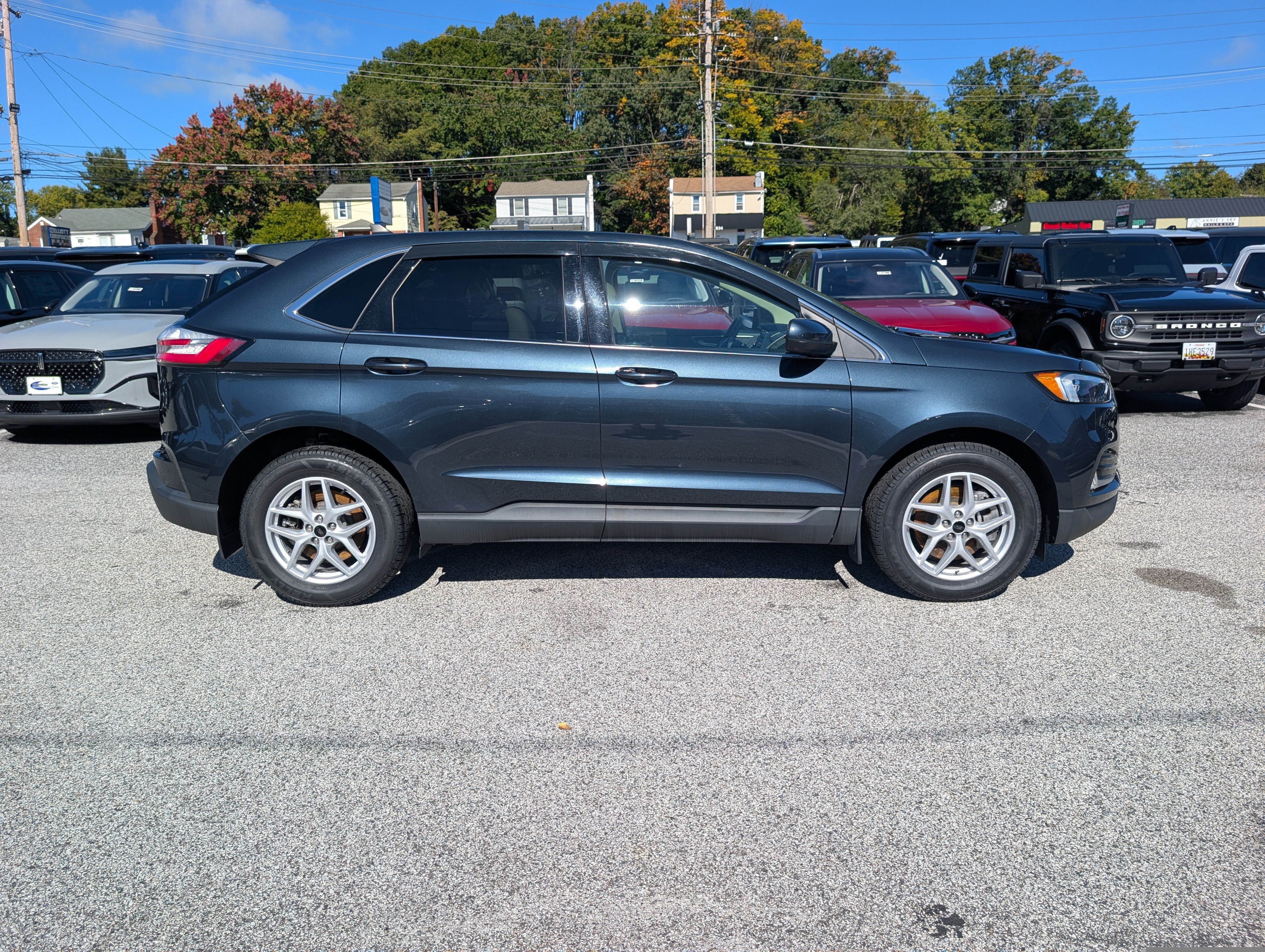 Certified 2023 Ford Edge SEL w/ Convenience Package AWD/4WD image 8