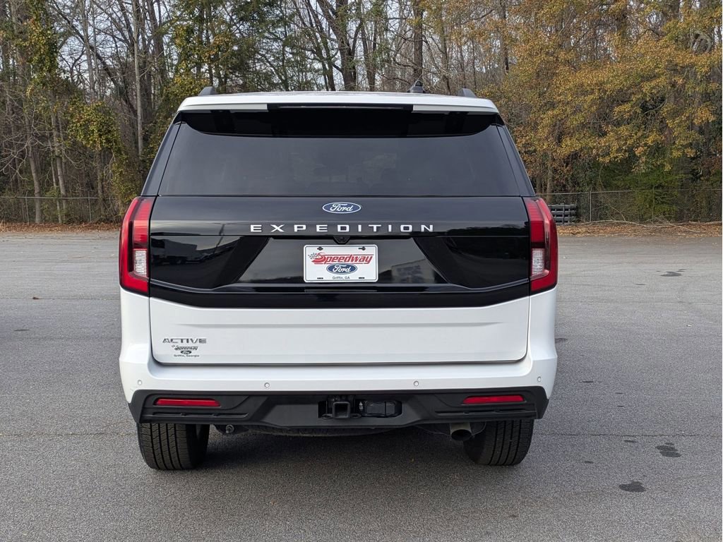 Certified 2025 Ford Expedition Active image 5
