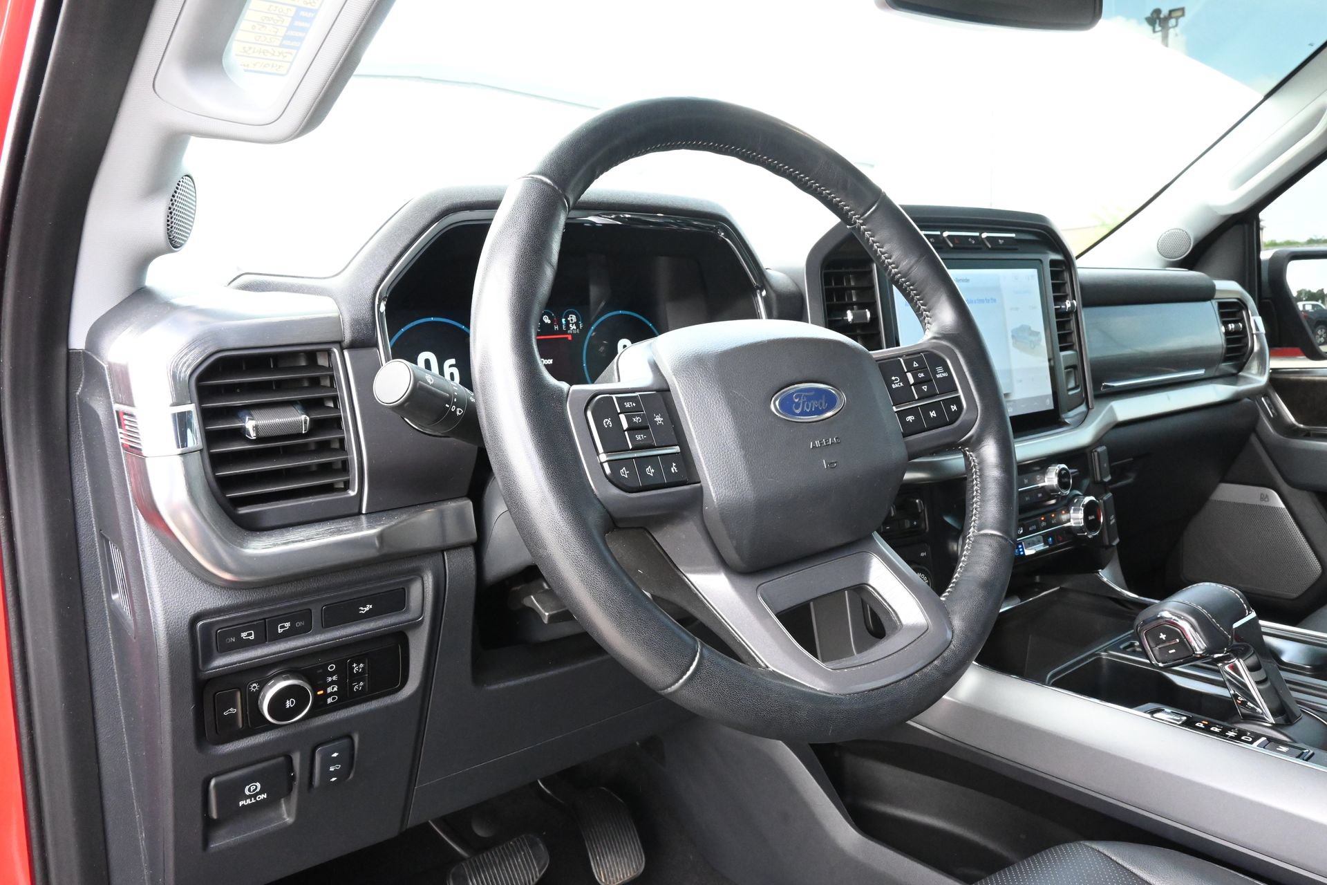 Certified 2023 Ford F150 Lariat w/ FX4 Off-Road Package AWD/4WD image 16