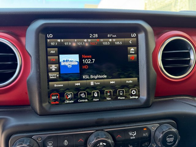 Used 2021 Jeep Gladiator Rubicon AWD/4WD image 12