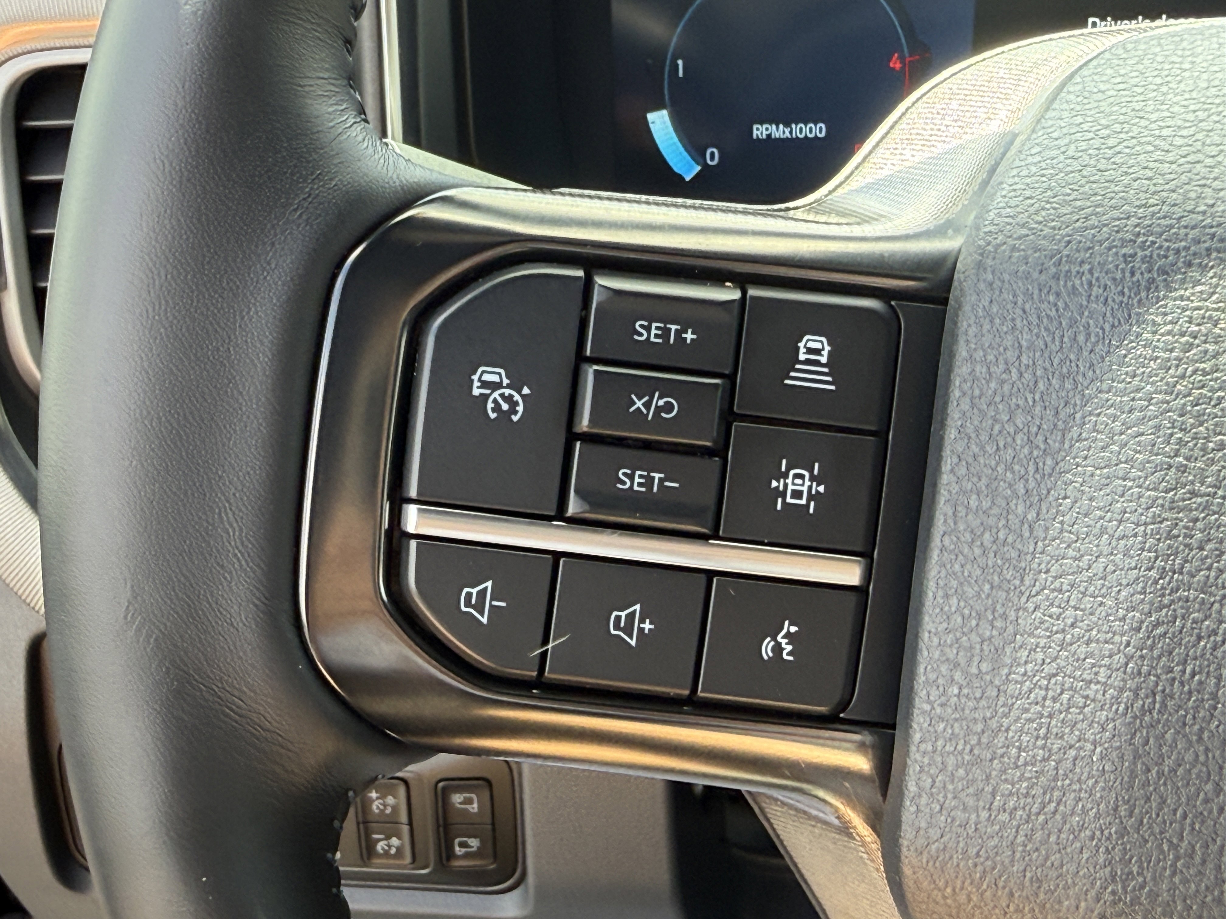 Certified 2025 Ford F250 Platinum w/ FX4 Off-Road Package image 26